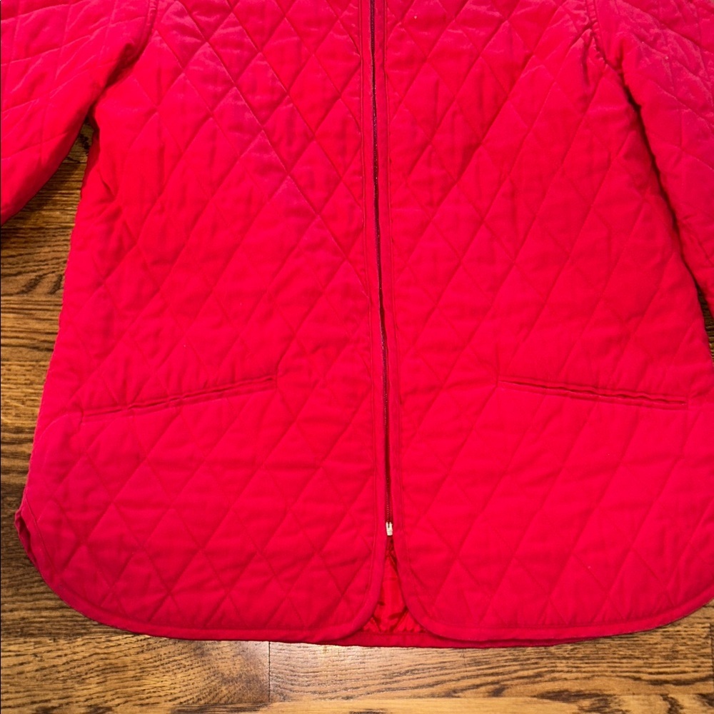 Vintage Women's Quilted Red Barn Jacket with Black Collar - Picture 6 of 7